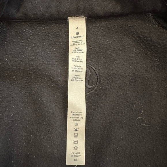 Lululemon black zip up. Size 4 - Picture 3 of 3